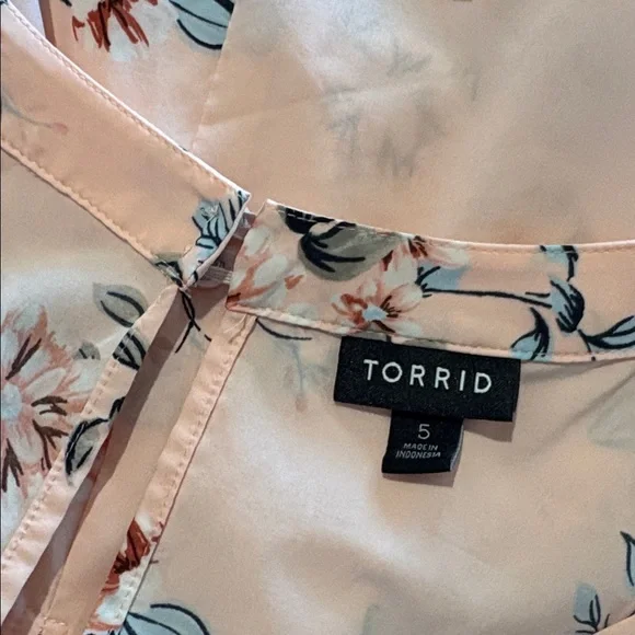 Never worn torrid sz 5 5X sleeveless summer shirt 1208 - Picture 5 of 6